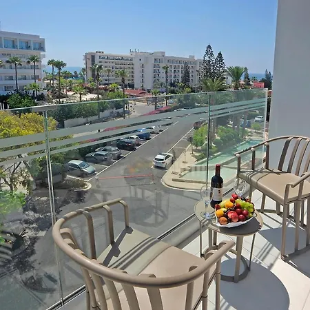 νέστωρ Αγία Νάπα