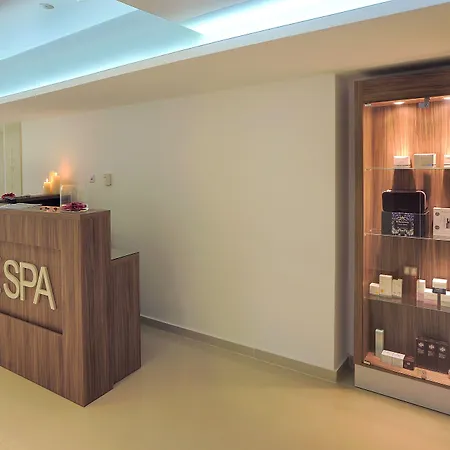 Nestor Айя-Напа