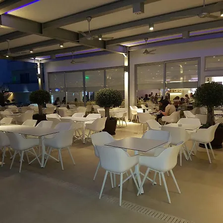 νέστωρ Αγία Νάπα